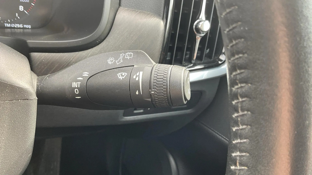 Volvo V90 D4 Momentum Grey #20