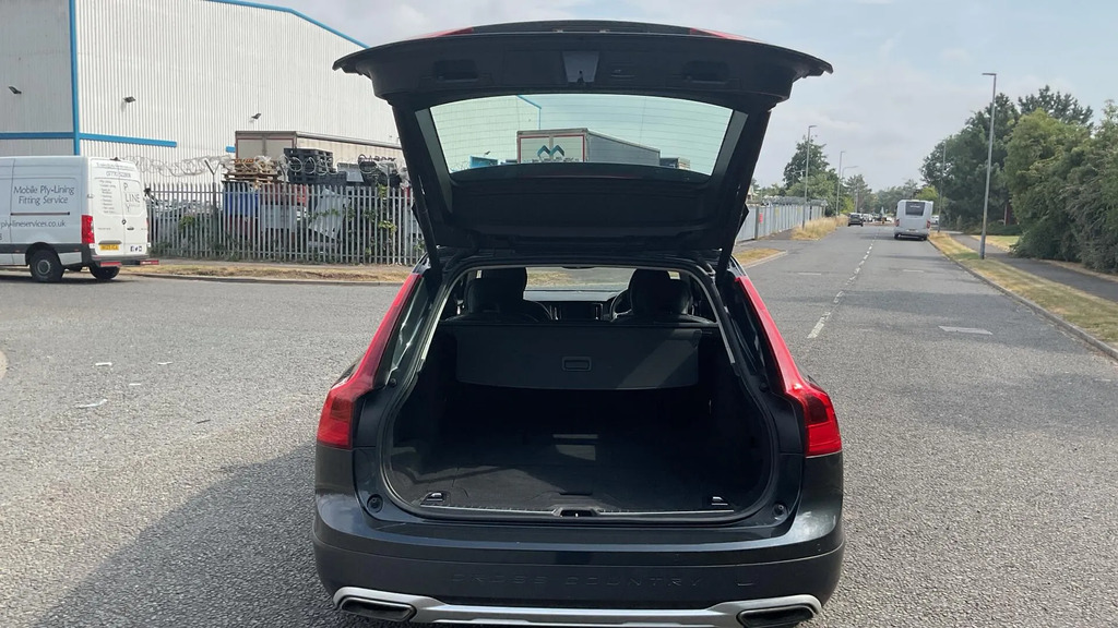 Volvo V90 D4 Momentum Grey #13