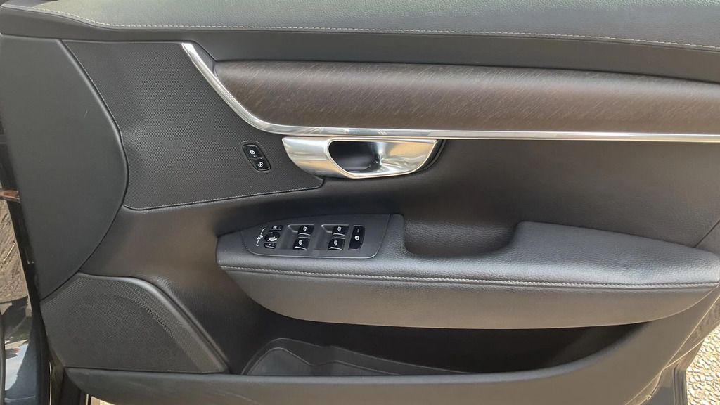Volvo V90 D4 Momentum Grey #26