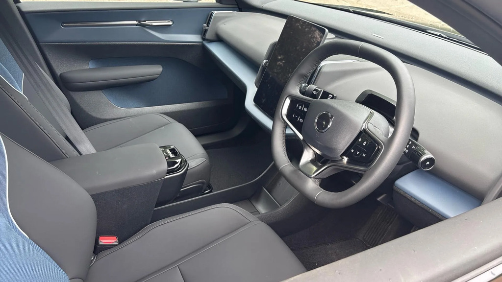 Volvo EX30 Twin Performance 69Kwh Plus Awd #4