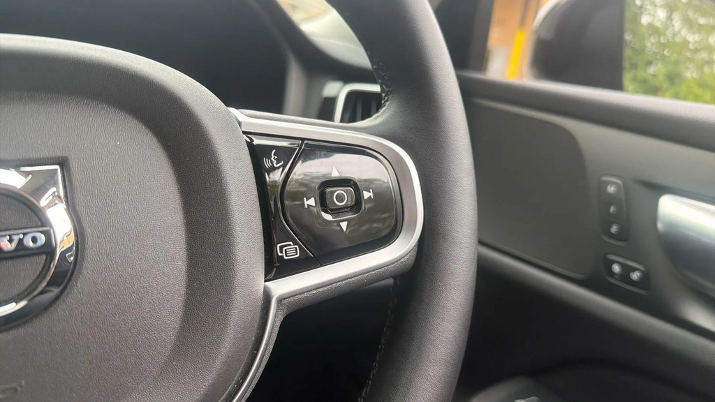 Volvo V60 T8 Awd Phev Ultra Dark Black #14