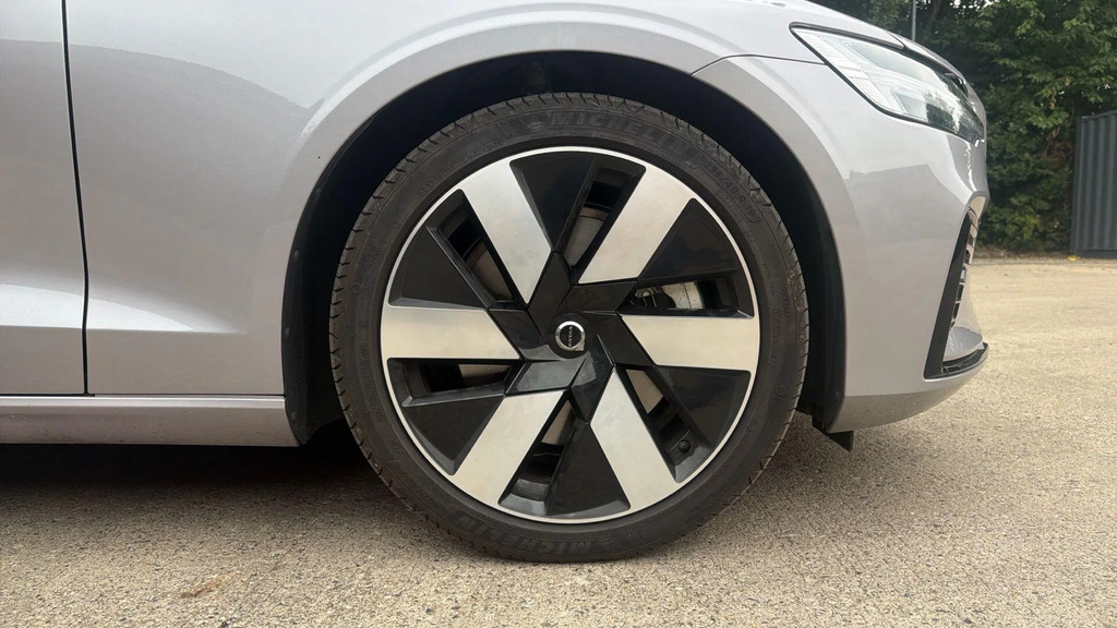 Volvo V60 T8 Awd Phev Ultra Dark Black #26