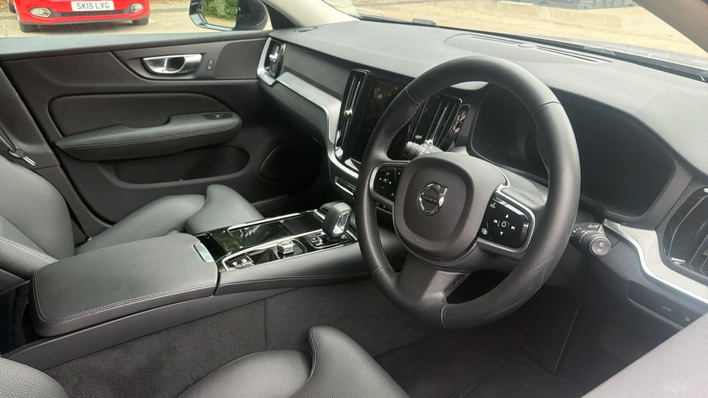 Volvo V60 T8 Awd Phev Ultra Dark Black #35