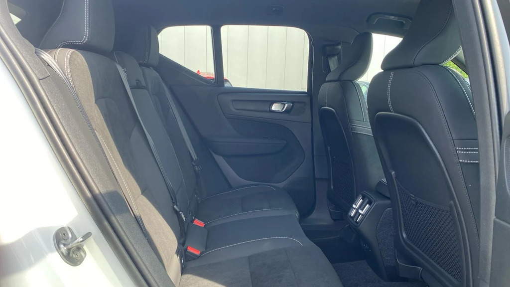 Volvo XC40 2.0 B3p Plus Dark #6