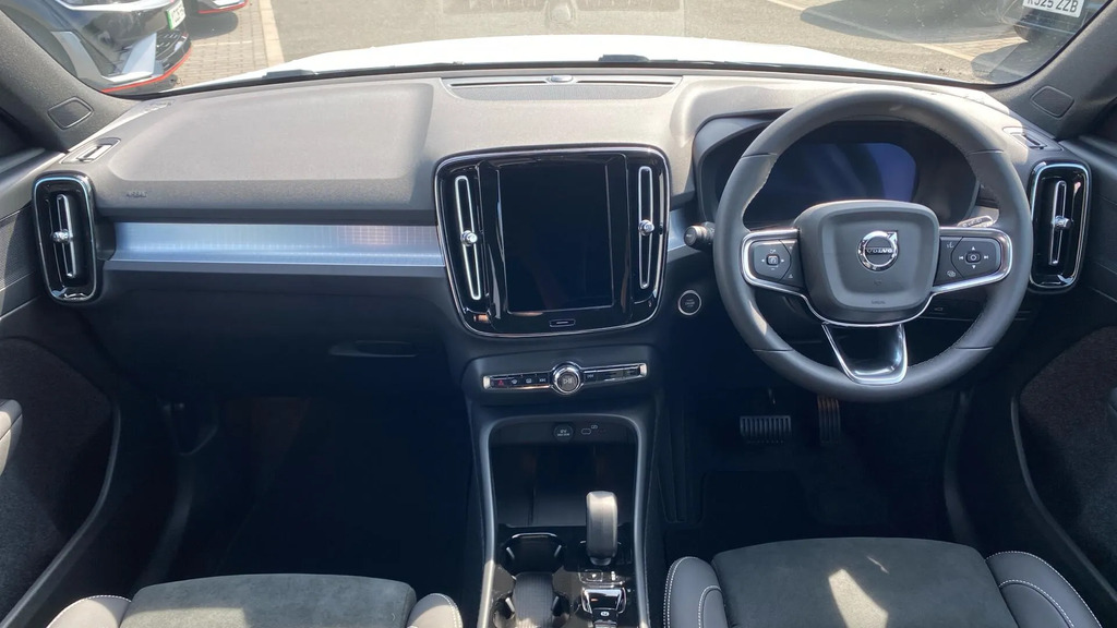 Volvo XC40 2.0 B3p Plus Dark #5