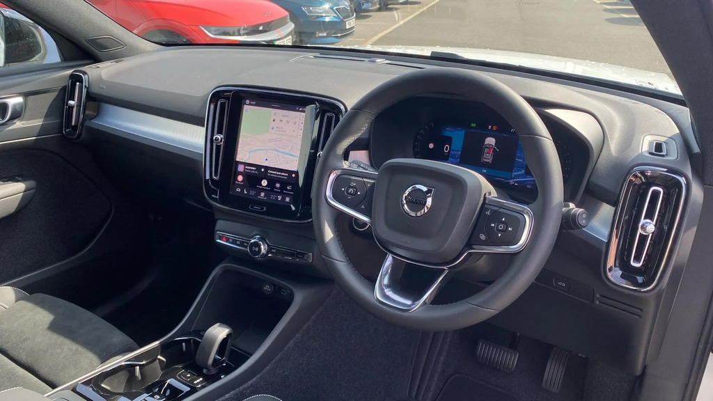 Volvo XC40 2.0 B3p Plus Dark #4