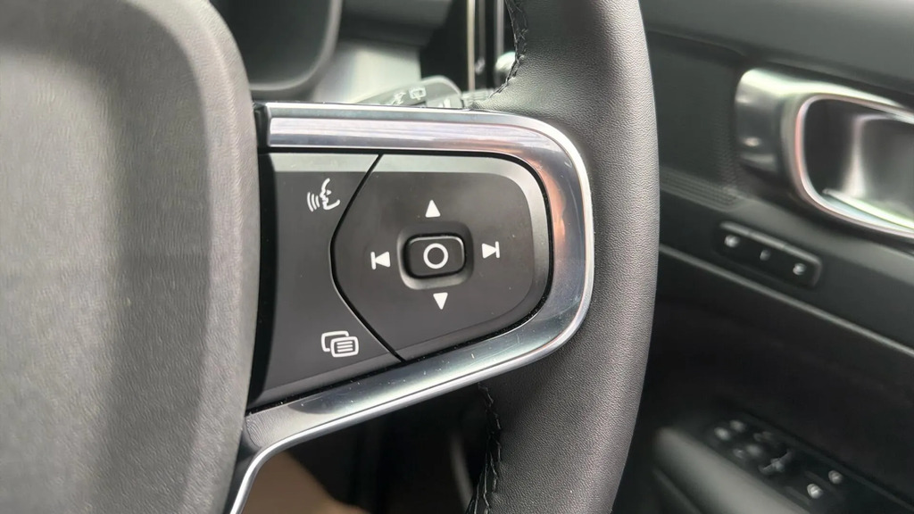 Volvo XC40 2.0 B4p Plus Dark Grey #21