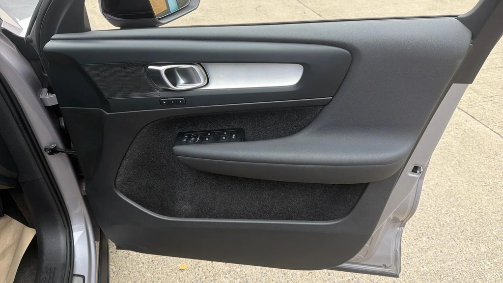 Volvo XC40 2.0 B4p Plus Dark Grey #27