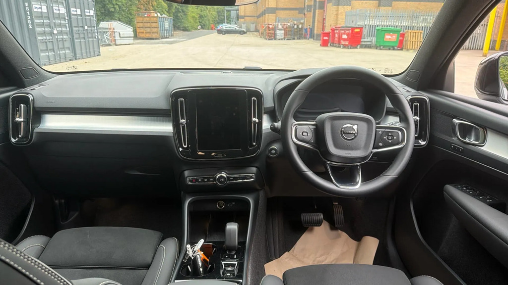 Volvo XC40 2.0 B4p Plus Dark #5