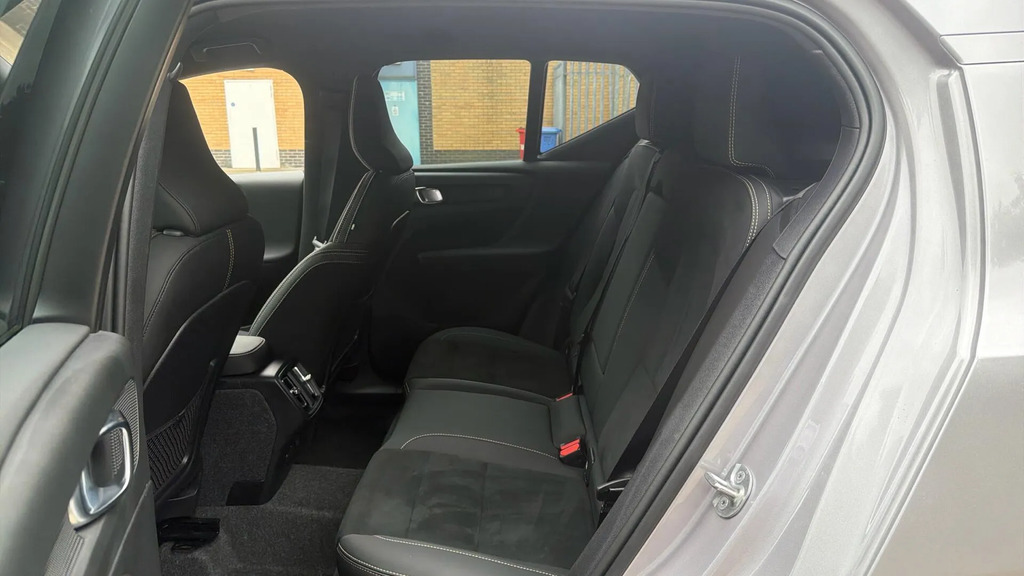 Volvo XC40 2.0 B4p Plus Dark Grey #30