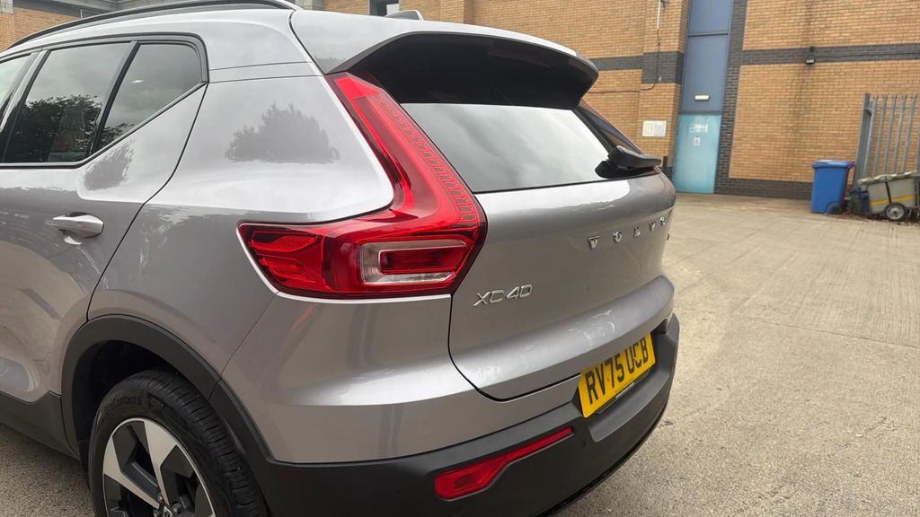 Volvo XC40 2.0 B4p Plus Dark Grey #37