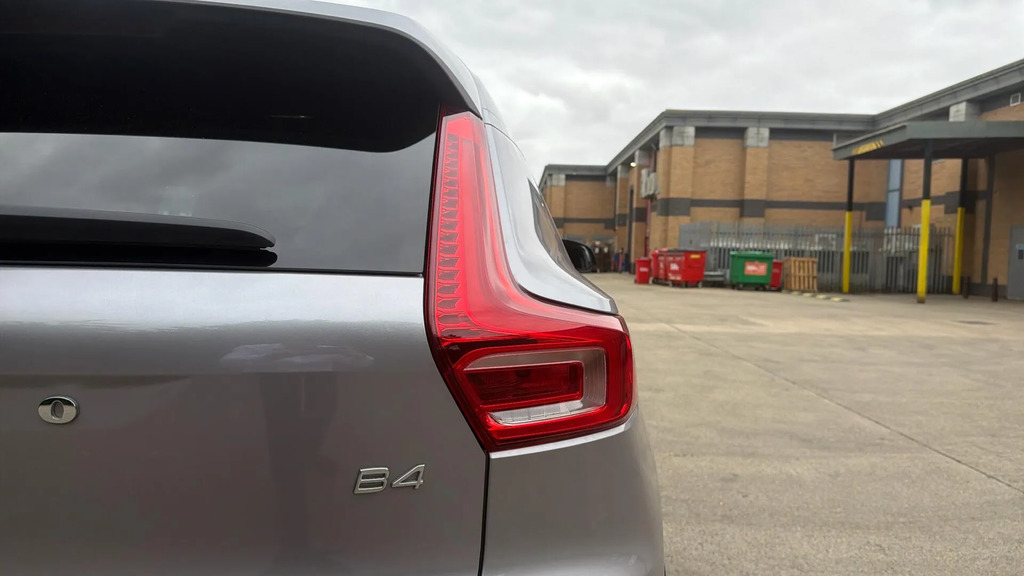 Volvo XC40 2.0 B4p Plus Dark Grey #38
