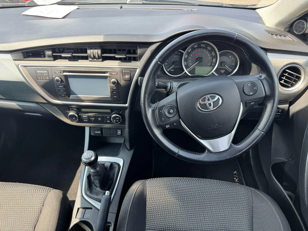 Toyota Auris Hatchback Red #15