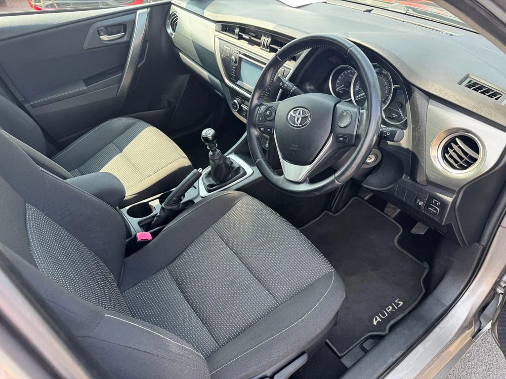 Toyota Auris Hatchback Red #11