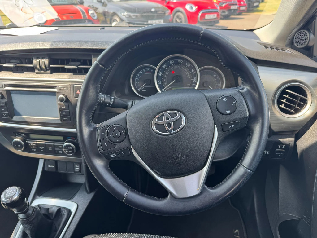 Toyota Auris Hatchback Red #17