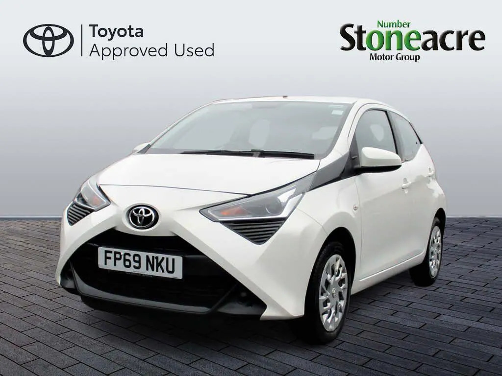 Toyota Aygo 1.0 Vvt-i X-play White #6