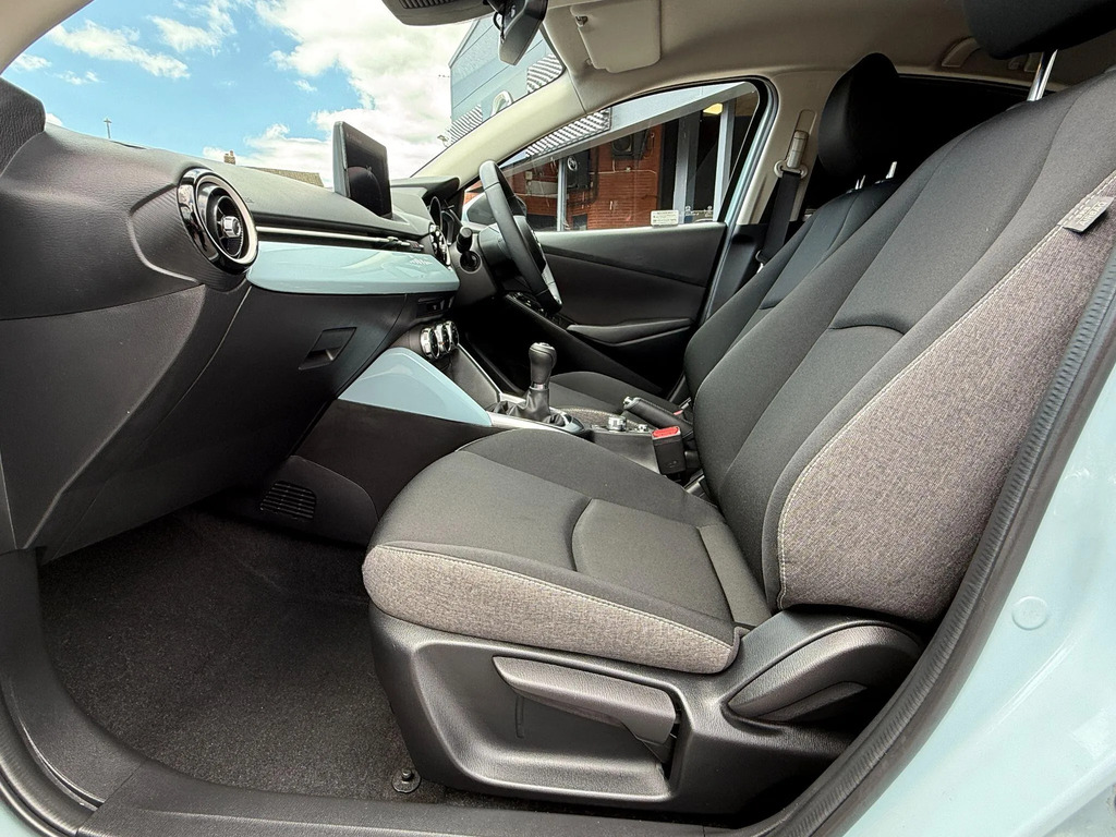 Mazda 2 Homura Aka 1.5 E-skyactiv G 90Ps Mhev Grey #32