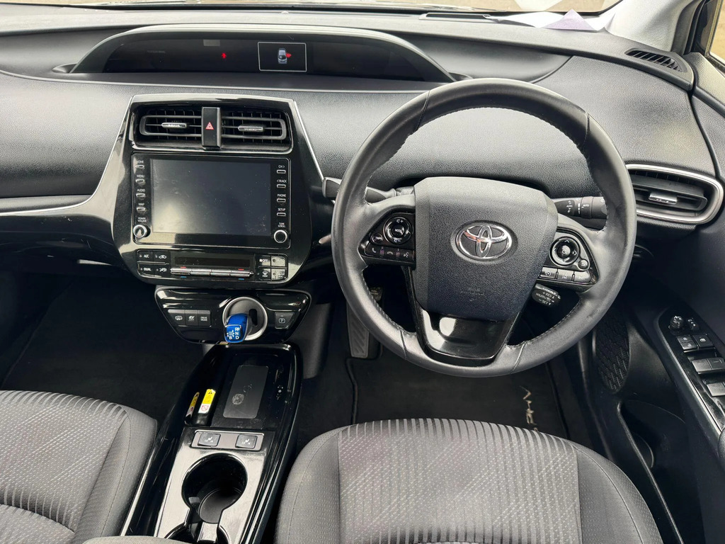 Toyota Prius+ 1.8L Excel White #15