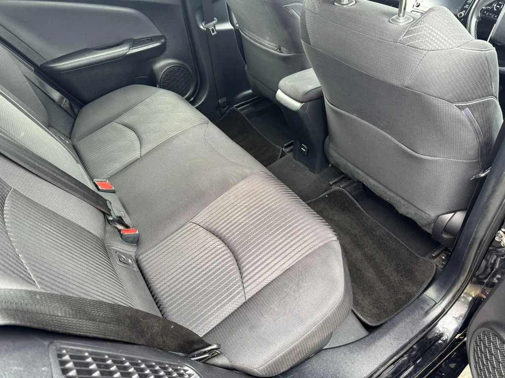 Toyota Prius+ 1.8L Excel White #12