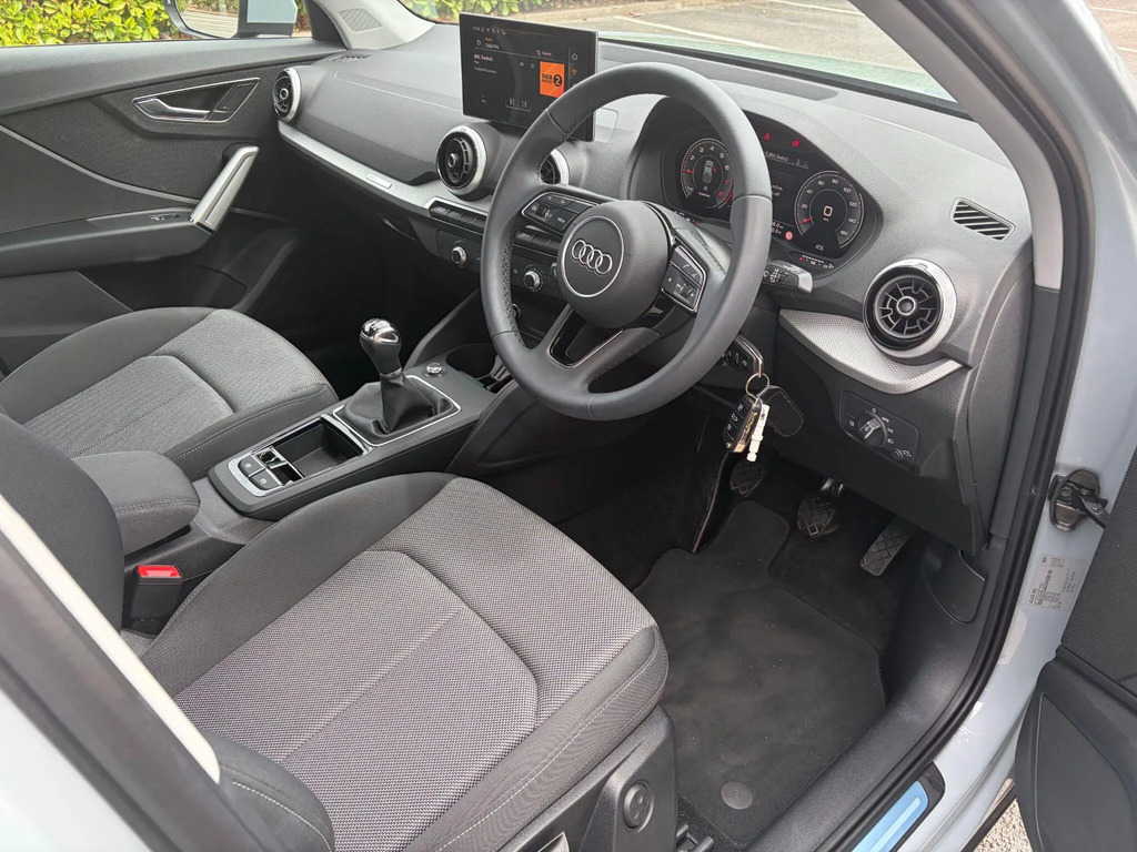 Audi Q2 35 Tfsi Black Edition 2025 Blue #12