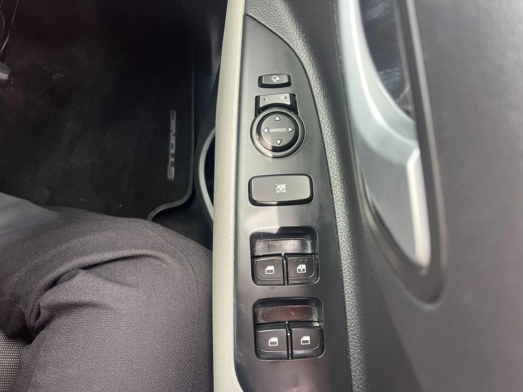 Kia Stonic Stonic Mixx Isg White #39
