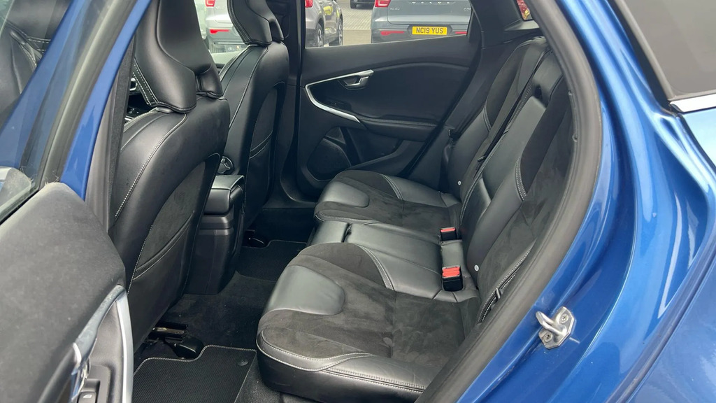 Volvo V40 2.0 D2 Momentum Nav Plus 118 Bhp Blue #30