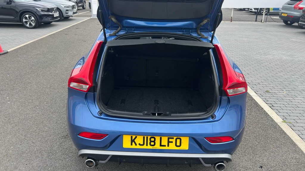 Volvo V40 2.0 D2 Momentum Nav Plus 118 Bhp Blue #13
