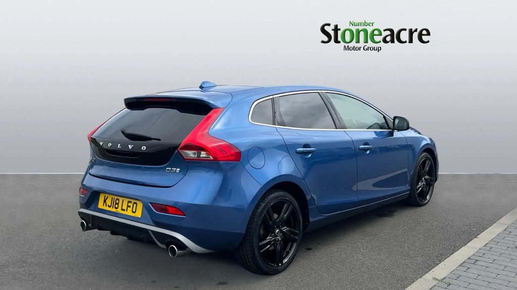 Volvo V40 2.0 D3 R-design Nav Plus Euro 6 Ss  #2