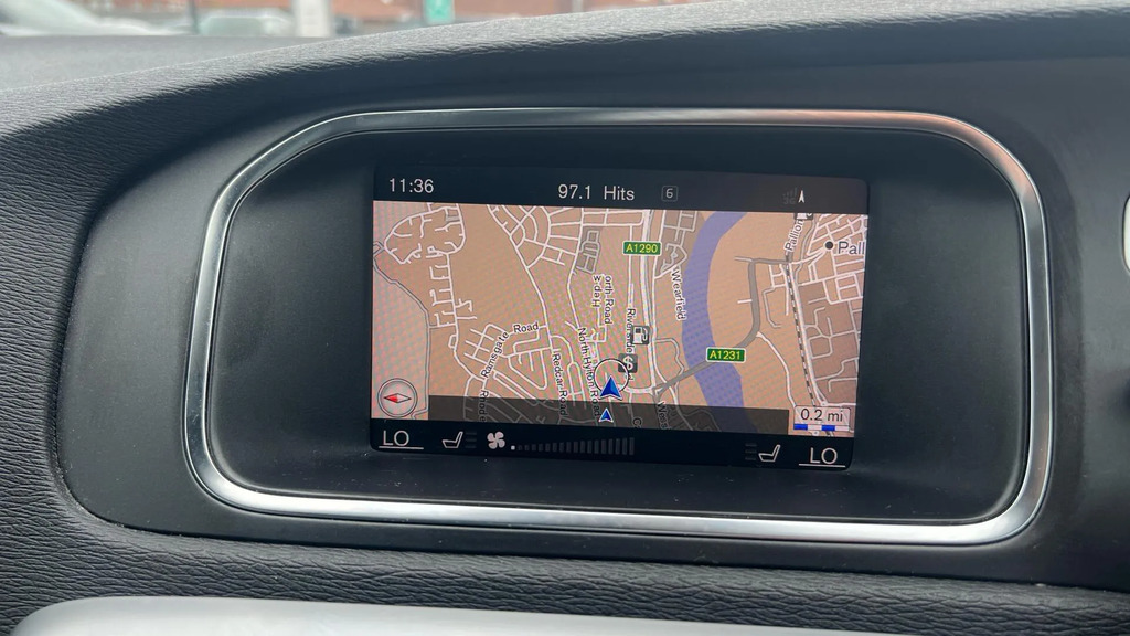Volvo V40 2.0 D2 Momentum Nav Plus 118 Bhp Blue #16