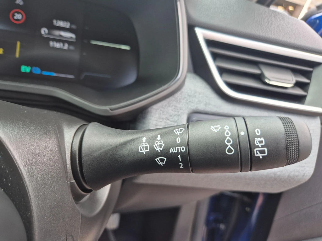 Renault Clio Techno Black #23