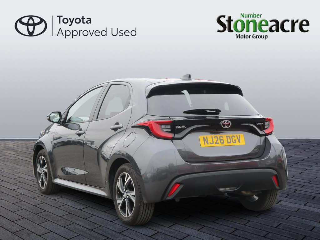 Toyota Yaris 1.5 Hybrid Design Cvt #5