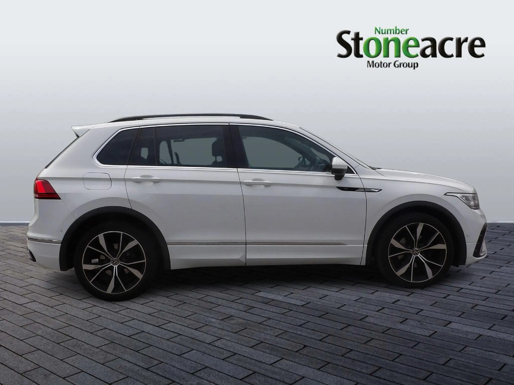Volkswagen Tiguan 2.0 Tdi R-line Dsg Euro 6 Ss White #2