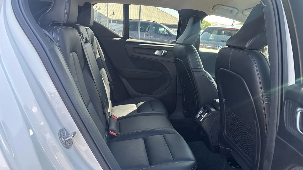 Volvo XC40 2.0 B3p Plus Dark #6