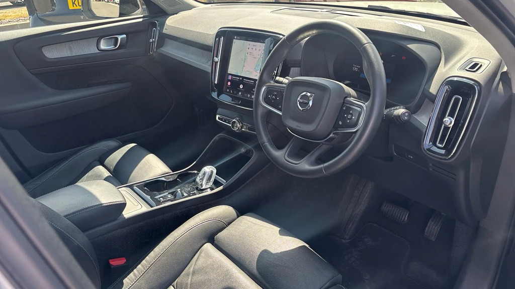Volvo XC40 2.0 B3p Plus Dark #4