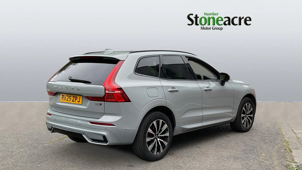 Volvo XC60 Plus Dark B5 250 Hp  #2