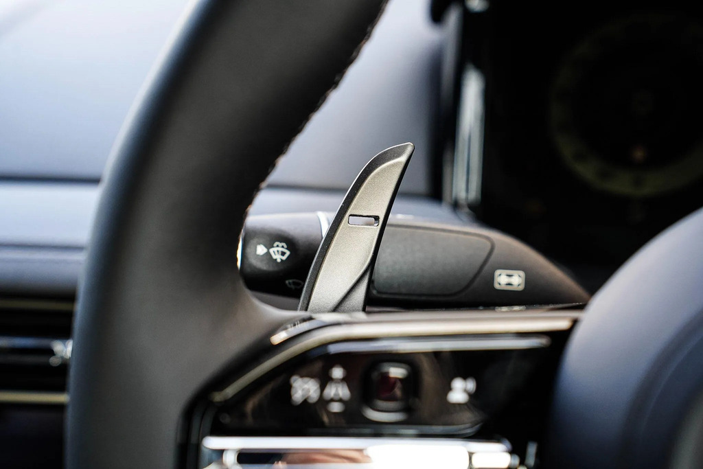 Aston Martin DB12 4.0L V8 Coupe Green #14