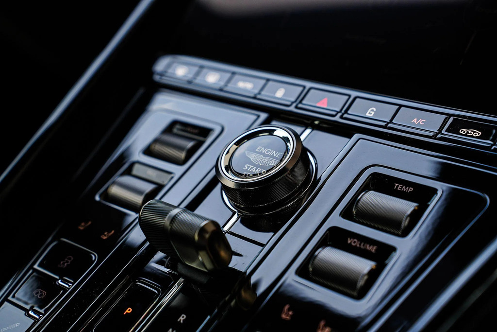 Aston Martin DB12 4.0L V8 Coupe Green #11