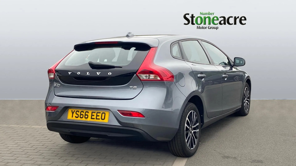 Volvo V40 1.5 T2 Momentum Nav Plus Euro 6 Ss  #2