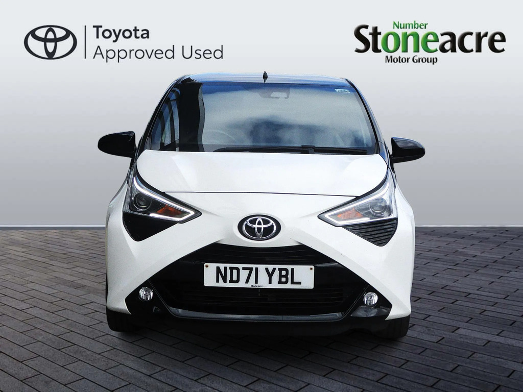 Toyota Aygo Hatchback Red #8