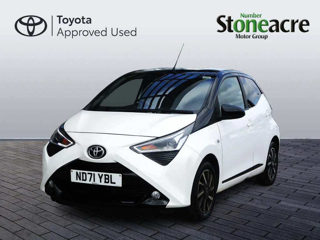 Toyota Aygo Hatchback Red #7