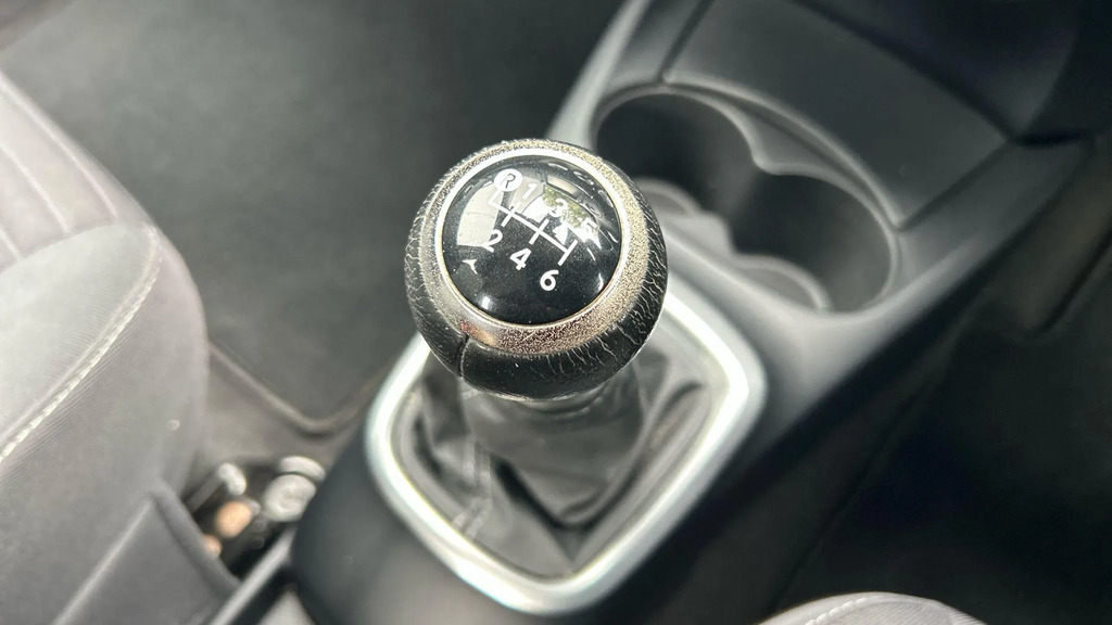 Toyota Yaris Dynamic Silver #30