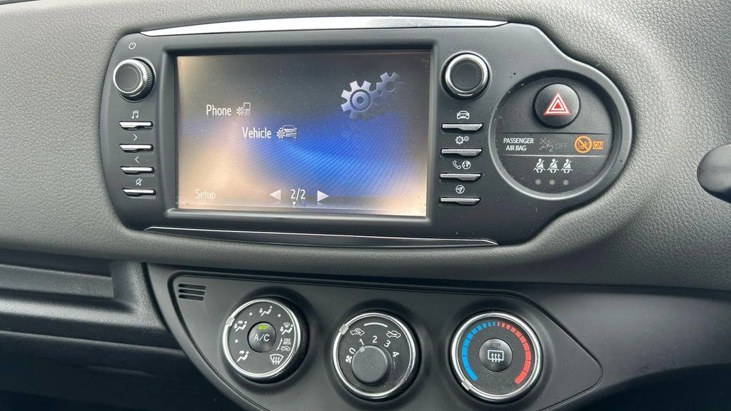 Toyota Yaris Dynamic Silver #28