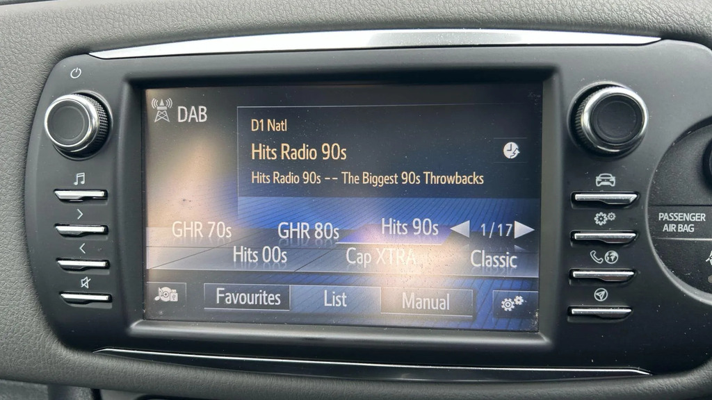 Toyota Yaris Dynamic Silver #21