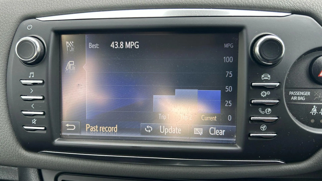 Toyota Yaris Dynamic Silver #26