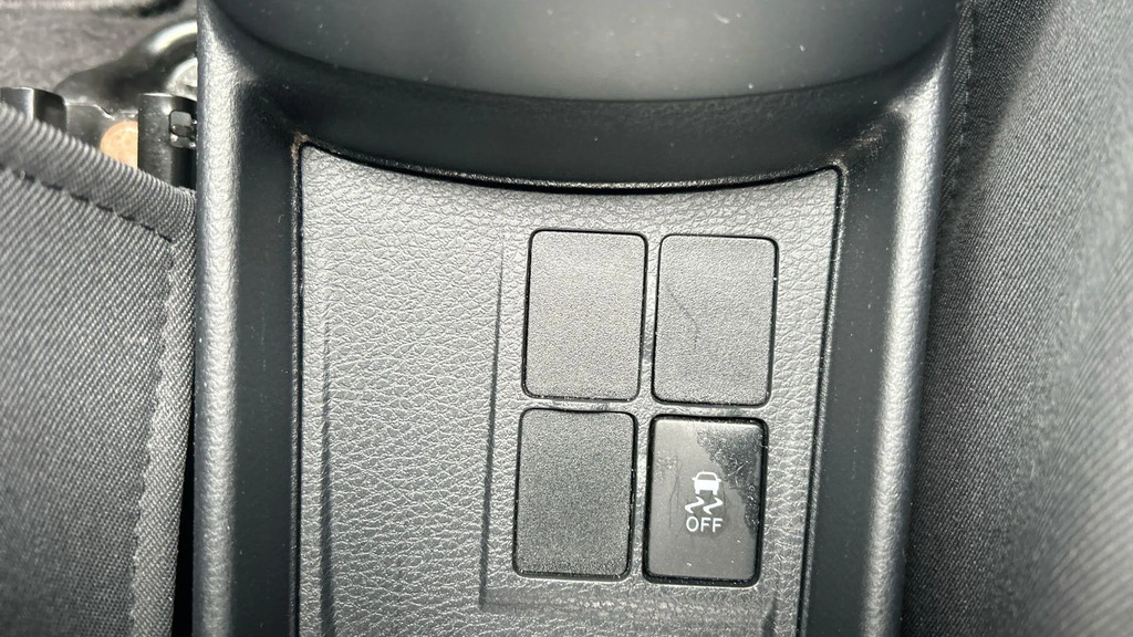 Toyota Yaris Dynamic Silver #31