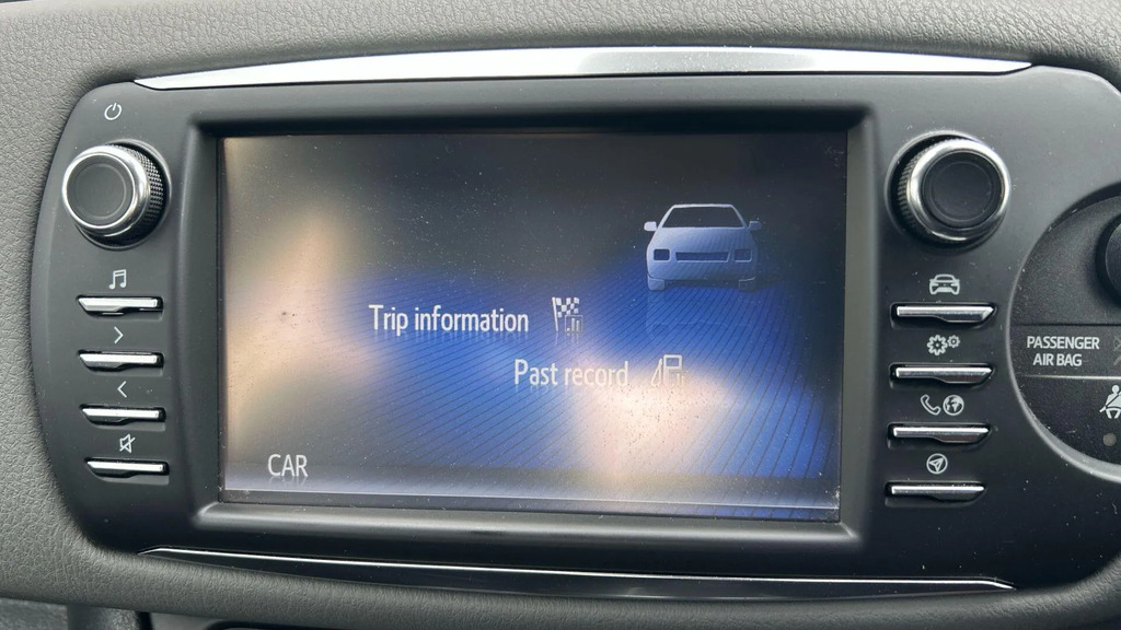 Toyota Yaris Dynamic Silver #24