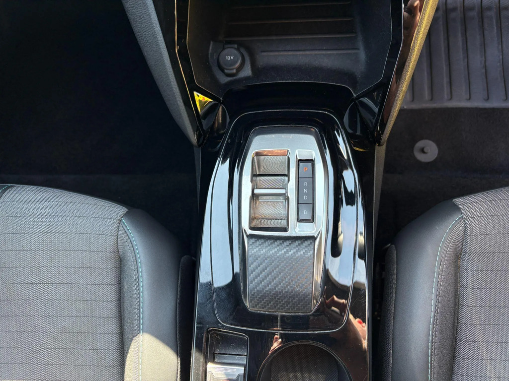 Peugeot e-2008 50Kwh Gt #23