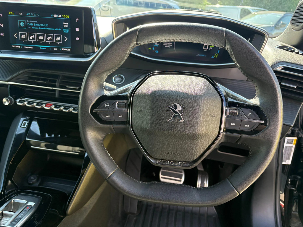 Peugeot e-2008 50Kwh Gt #12