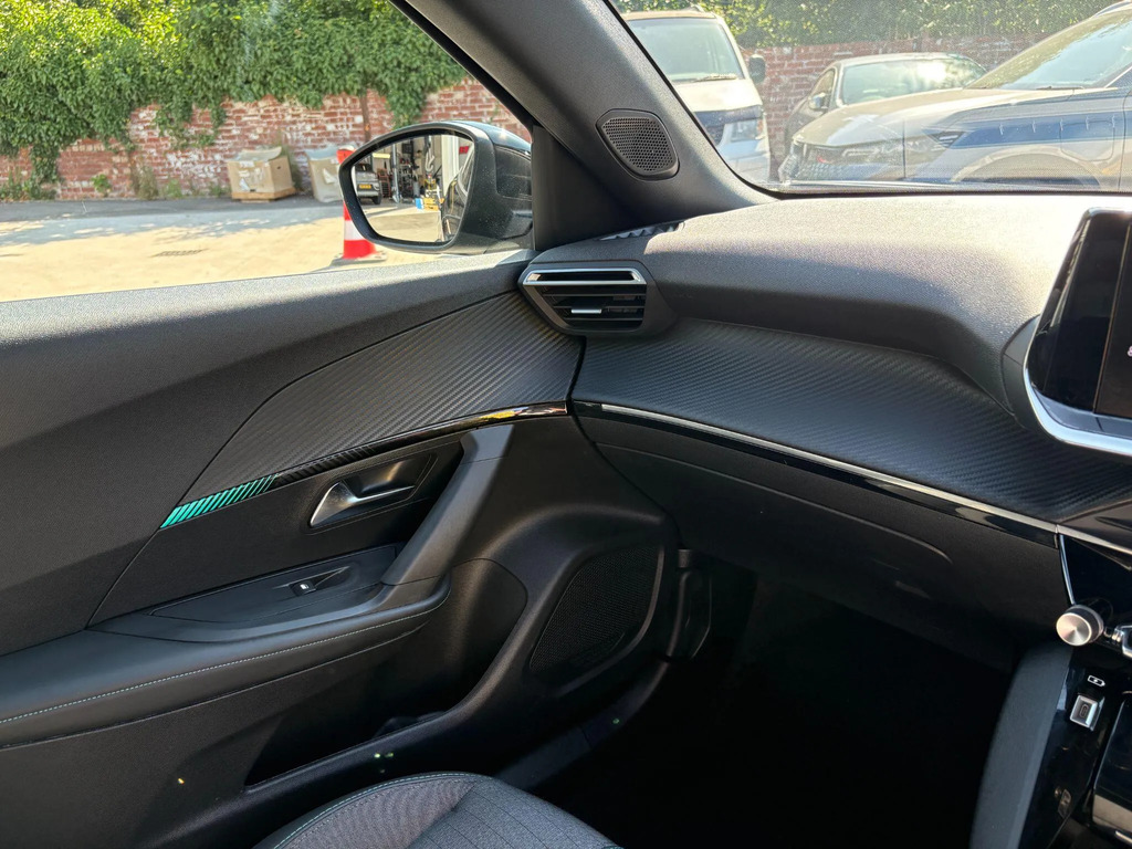 Peugeot e-2008 50Kwh Gt #24