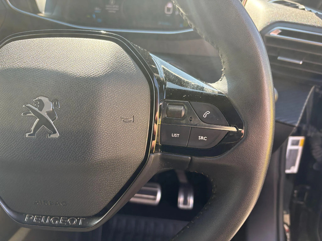 Peugeot e-2008 50Kwh Gt #29